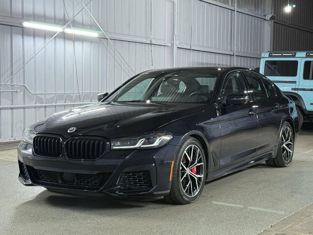 Used 2022 BMW M550i xDrive w/ Dynamic Handling Package AWD/4WD image 1