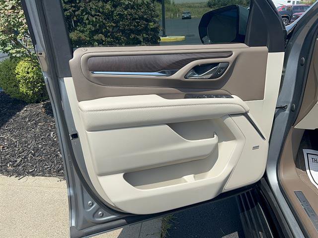Used 2023 GMC Yukon Denali w/ Advanced Technology Package AWD/4WD image 9