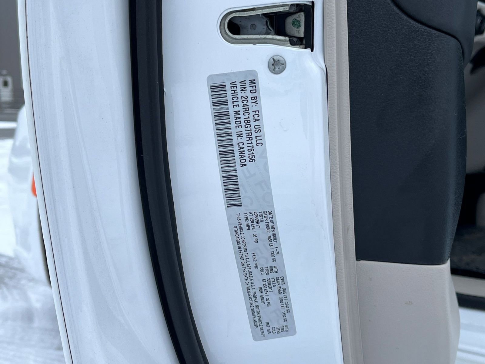 Used 2024 Chrysler Pacifica Touring-L image 28