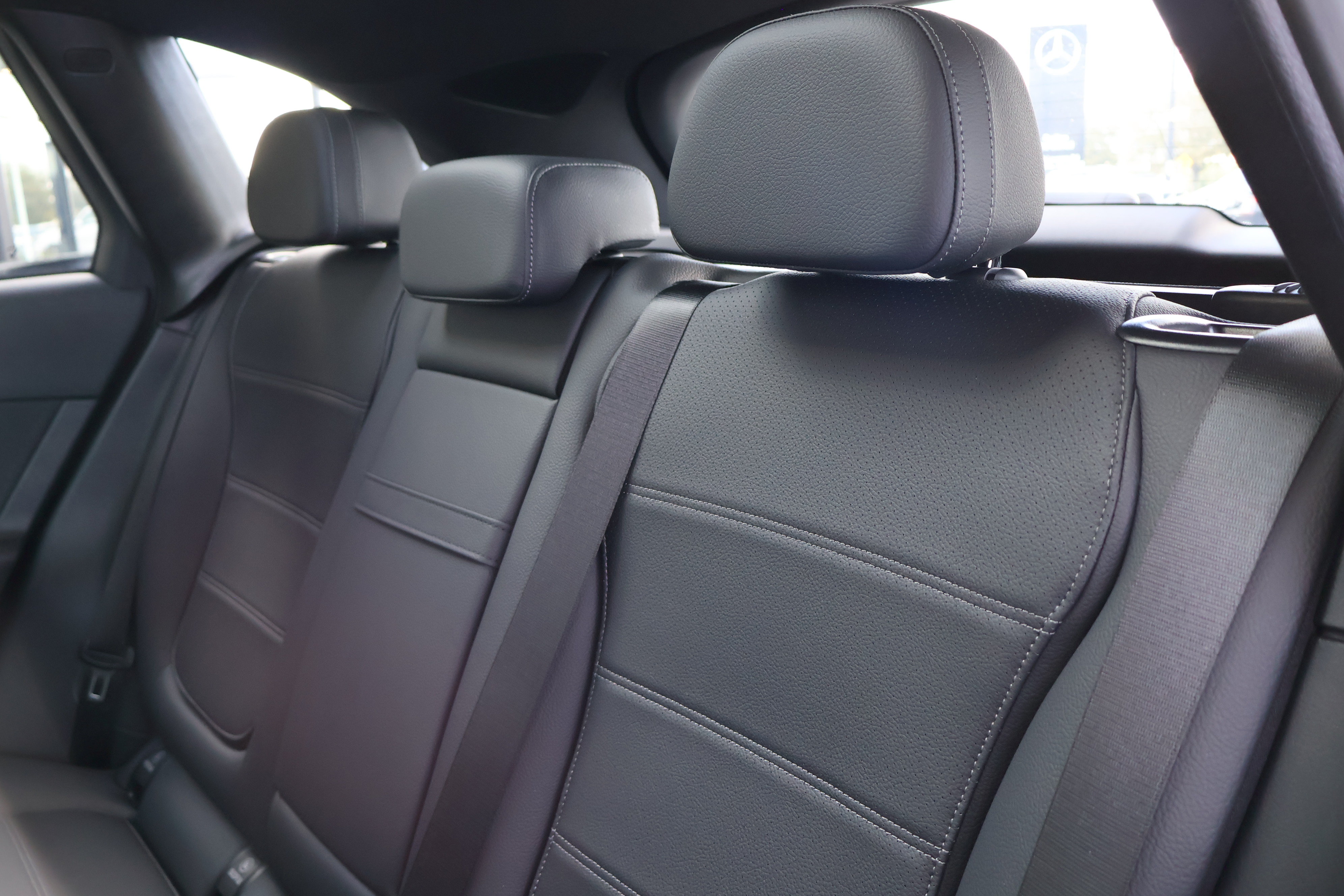 Used 2025 Mercedes-Benz GLC 300 image 18