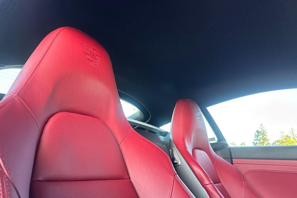 Used 2022 Porsche 718 Cayman RWD image 14