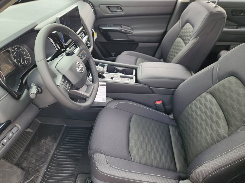 New 2026 Nissan Pathfinder SV image 9