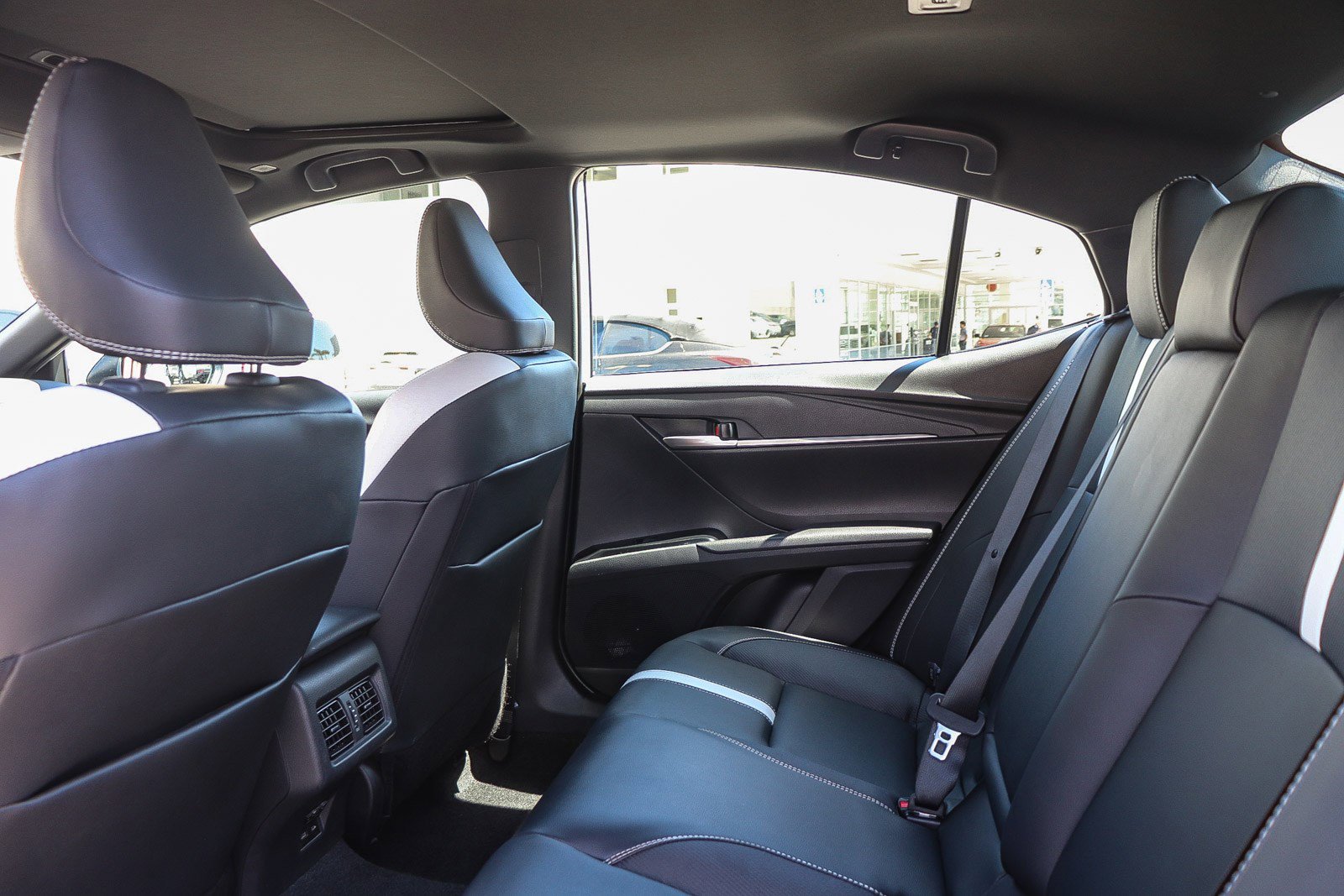 Used 2026 Toyota Camry Hybrid w/ Multimedia Upgrade Package image 21