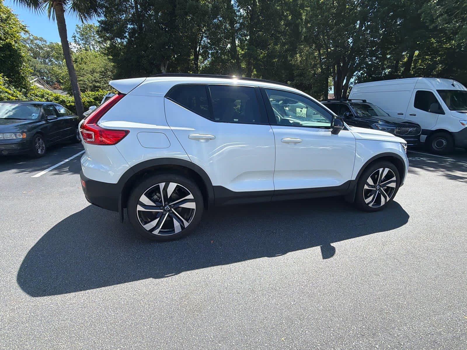Used 2023 Volvo XC40 B5 Ultimate w/ Protection Package Premier AWD/4WD image 15