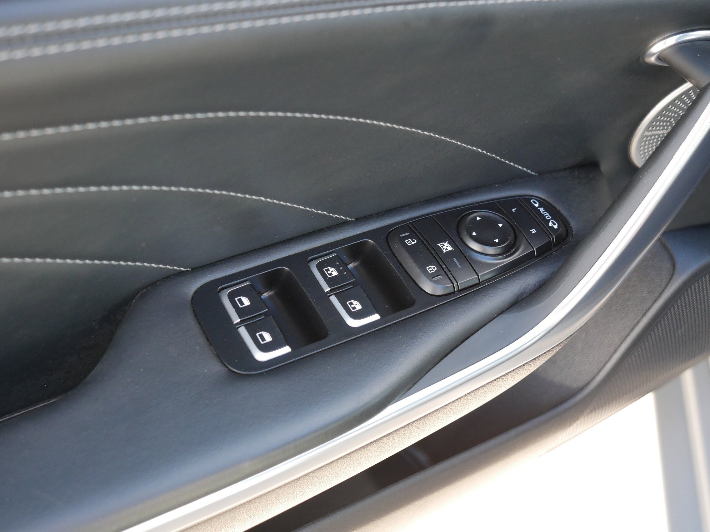 Certified 2023 Kia Stinger GT2 image 19