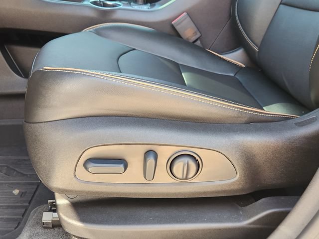 Used 2024 GMC Terrain AT4 w/ Infotainment Package II AWD/4WD image 23