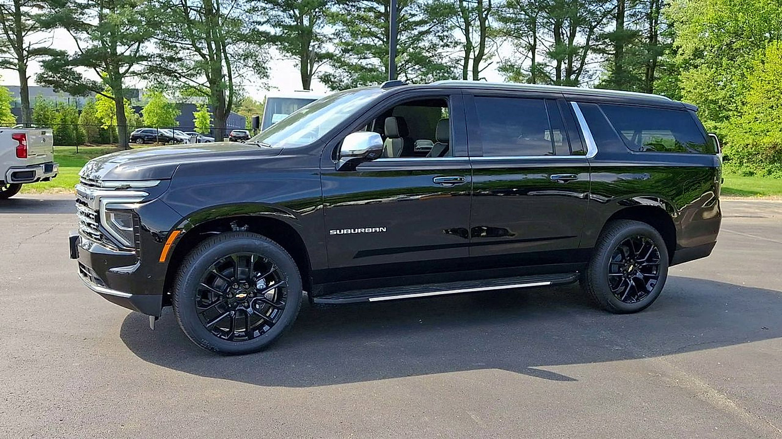 New 2026 Chevrolet Suburban Premier w/ Sun And Tow Package AWD/4WD image 7