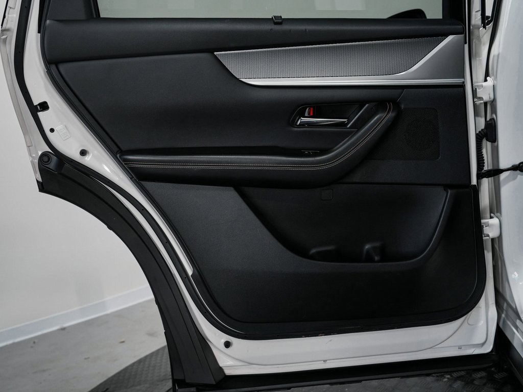 Used 2024 MAZDA CX-90 3.3 Turbo w/ Preferred Plus image 14