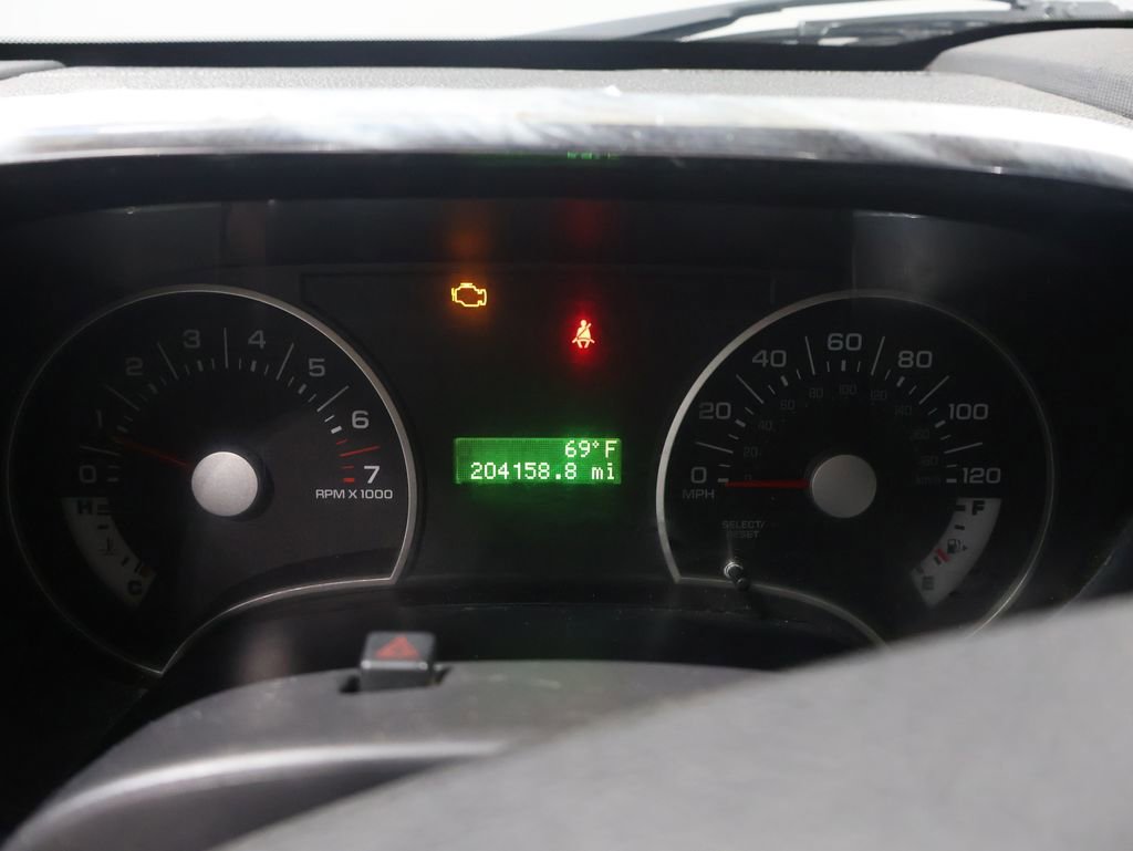 Used 2010 Ford Explorer XLT image 32