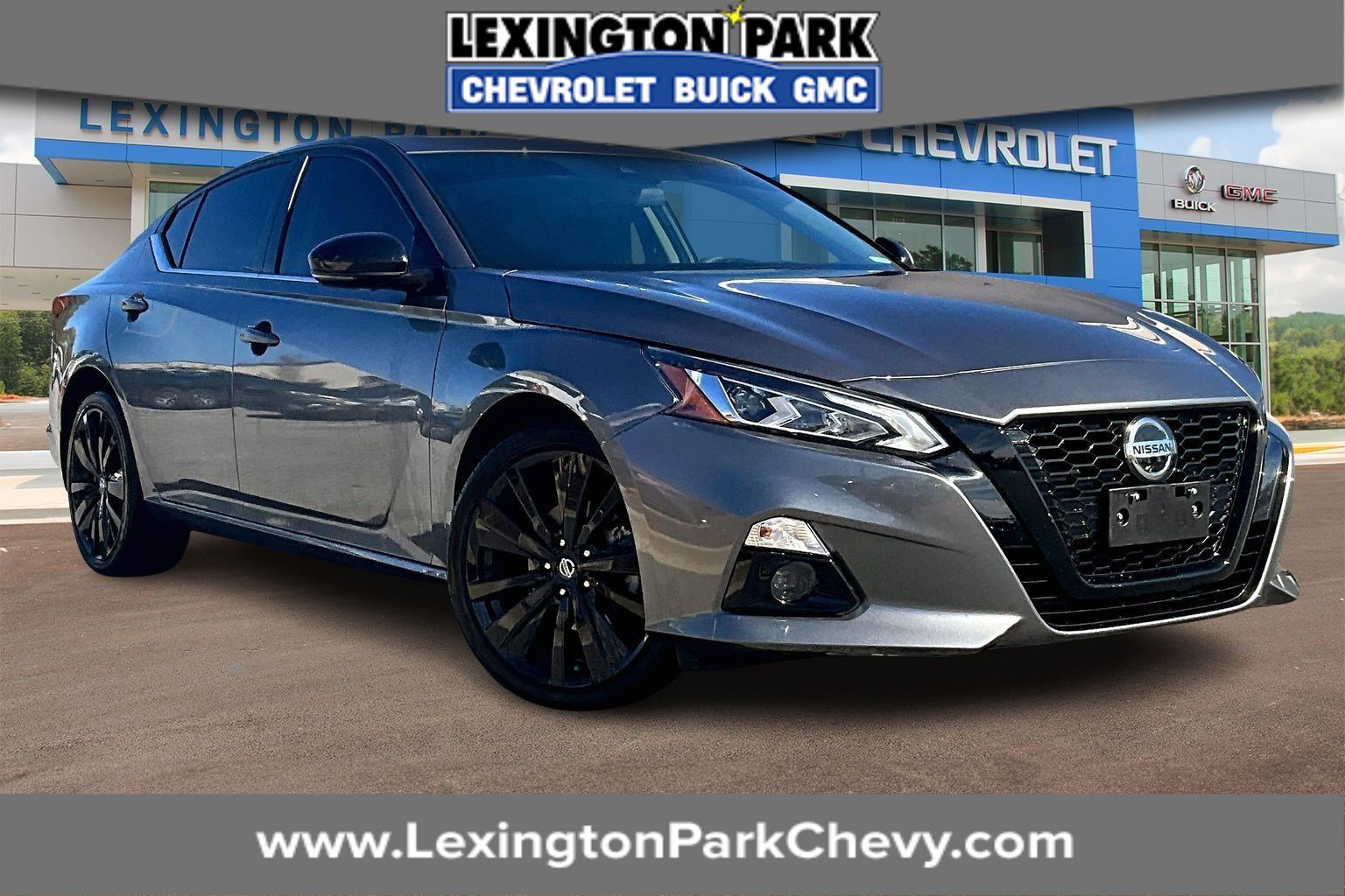 Used 2022 Nissan Altima 2.5 SR w/ Midnight Edition Package