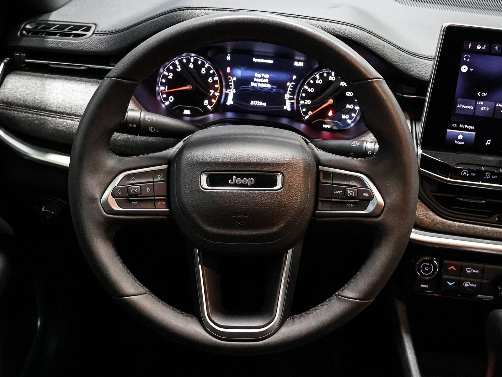 Used 2024 Jeep Compass Latitude AWD/4WD image 35
