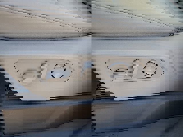 New 2026 GMC Sierra 3500 SLT w/ SLT Premium Package image 7