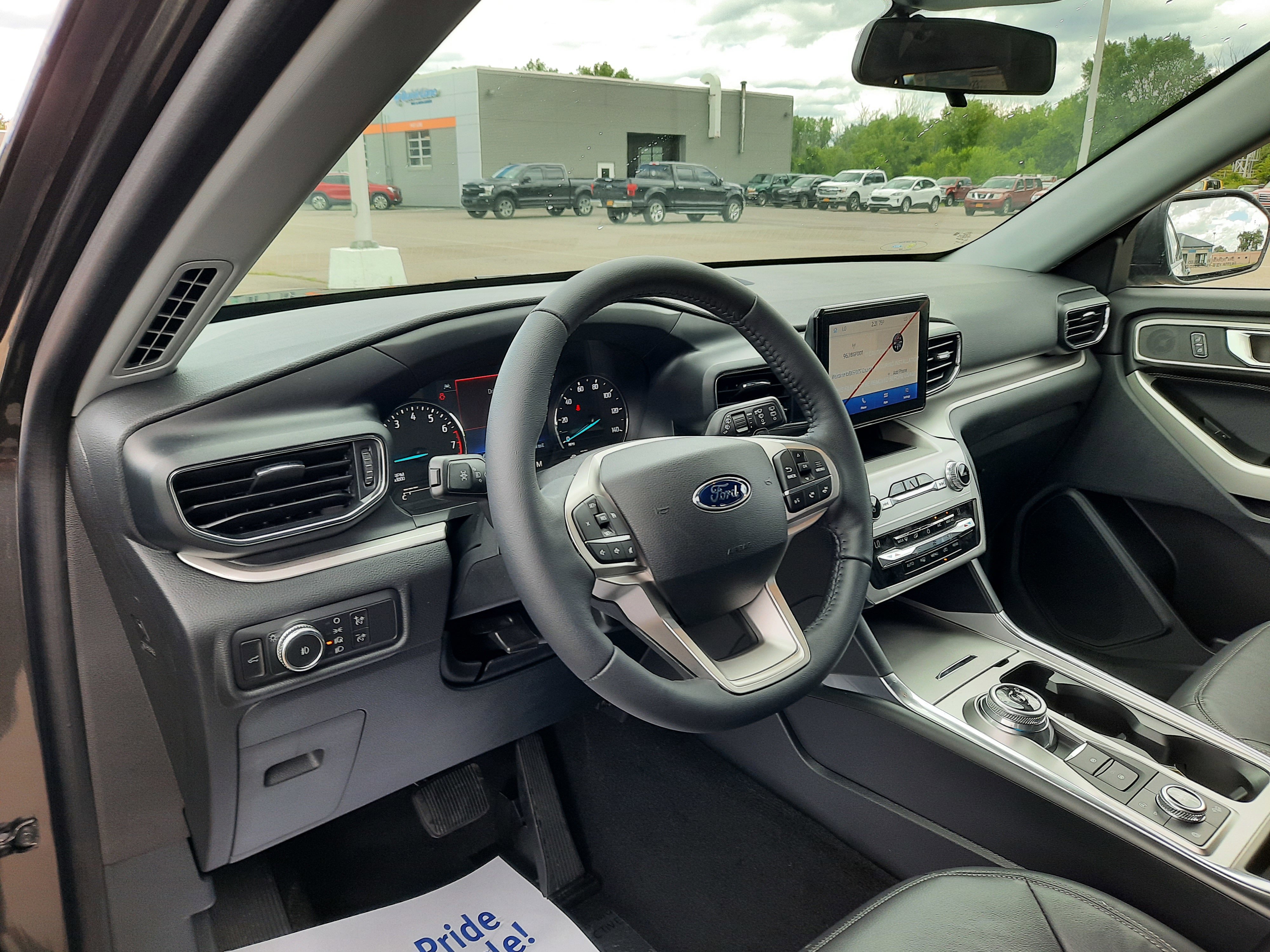 Used 2020 Ford Explorer XLT w/ Equipment Group 202A image 12