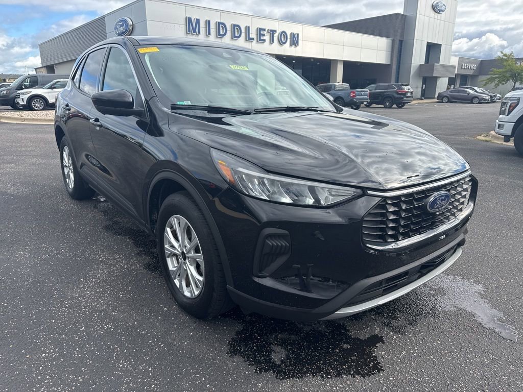 Certified 2023 Ford Escape Active w/ Tech Pack #2 image 3