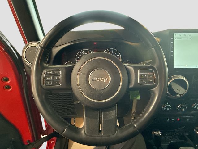 Used 2017 Jeep Wrangler Unlimited Rubicon w/ Connectivity Group AWD/4WD image 11