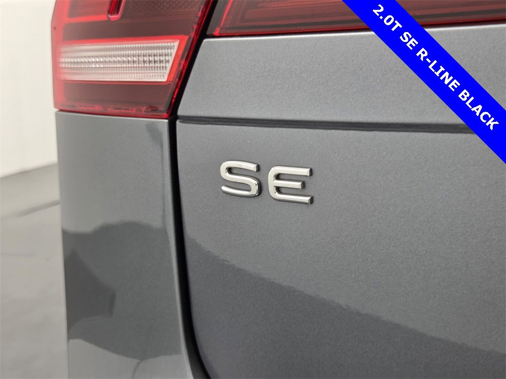 Used 2022 Volkswagen Tiguan SE R-Line image 22