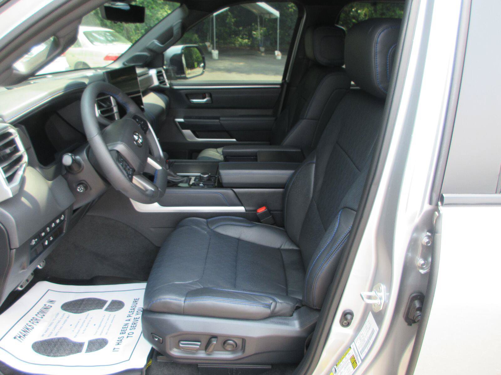Used 2025 Toyota Tundra Platinum w/ TRD Off-Road Package AWD/4WD image 8