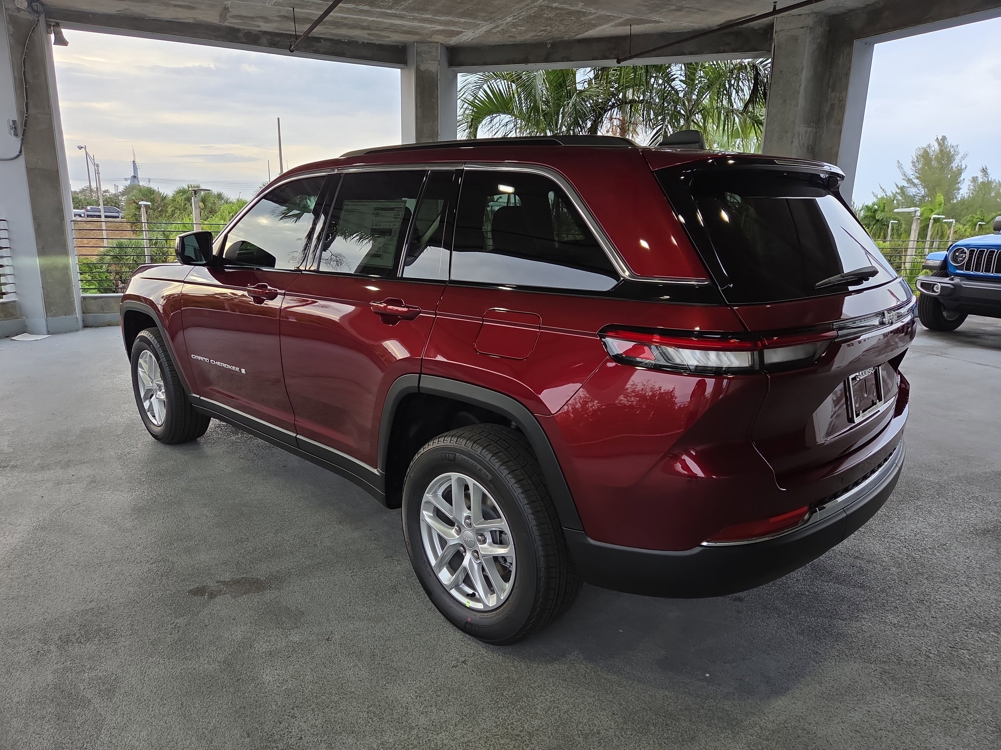 New 2025 Jeep Grand Cherokee Laredo X image 7