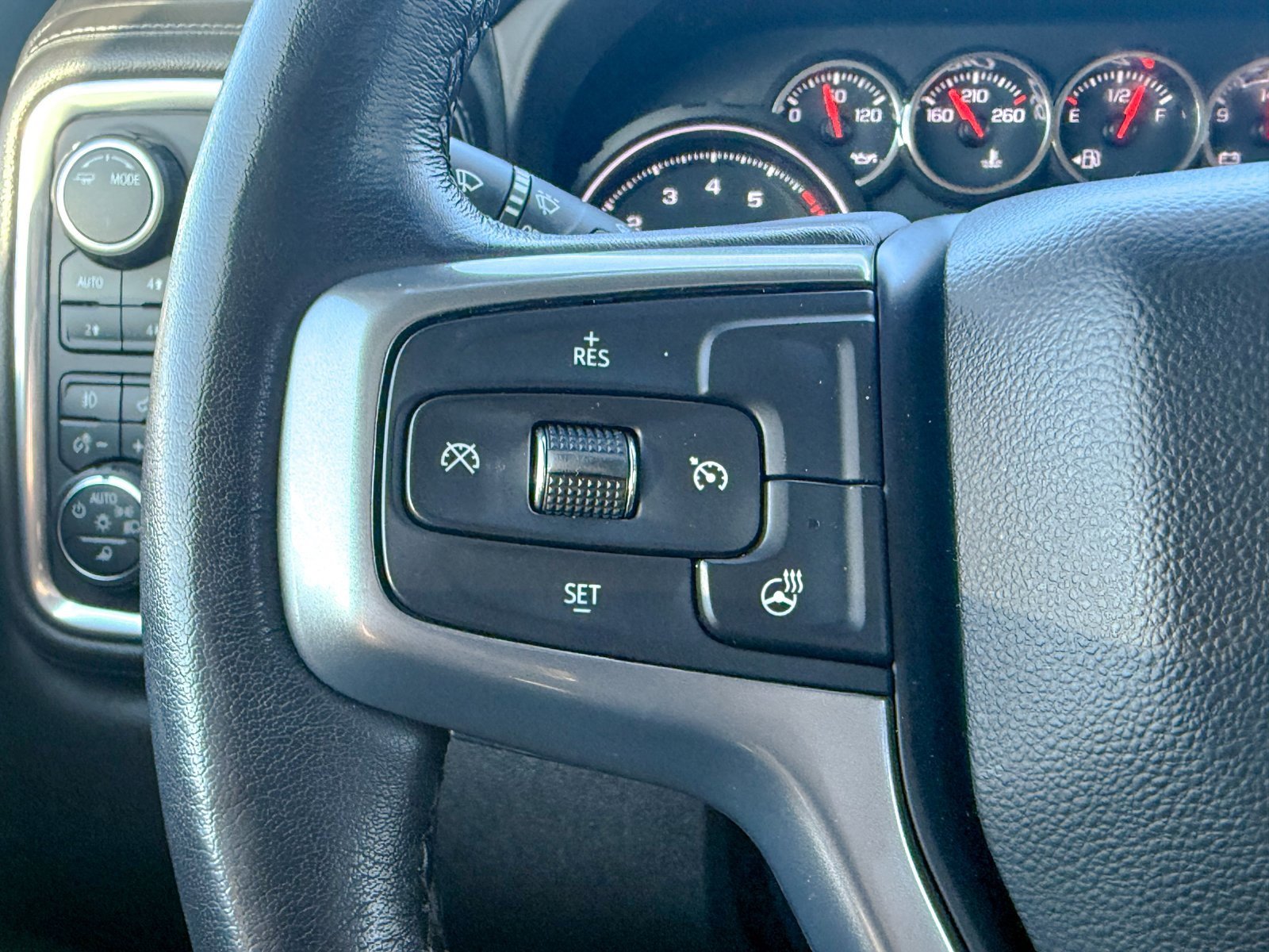 Certified 2022 Chevrolet Silverado 2500 LTZ image 37