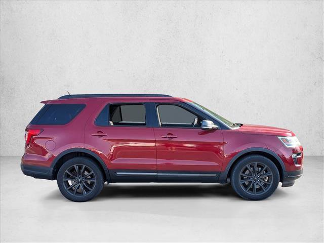 Used 2018 Ford Explorer XLT w/ Equipment Group 202A image 5
