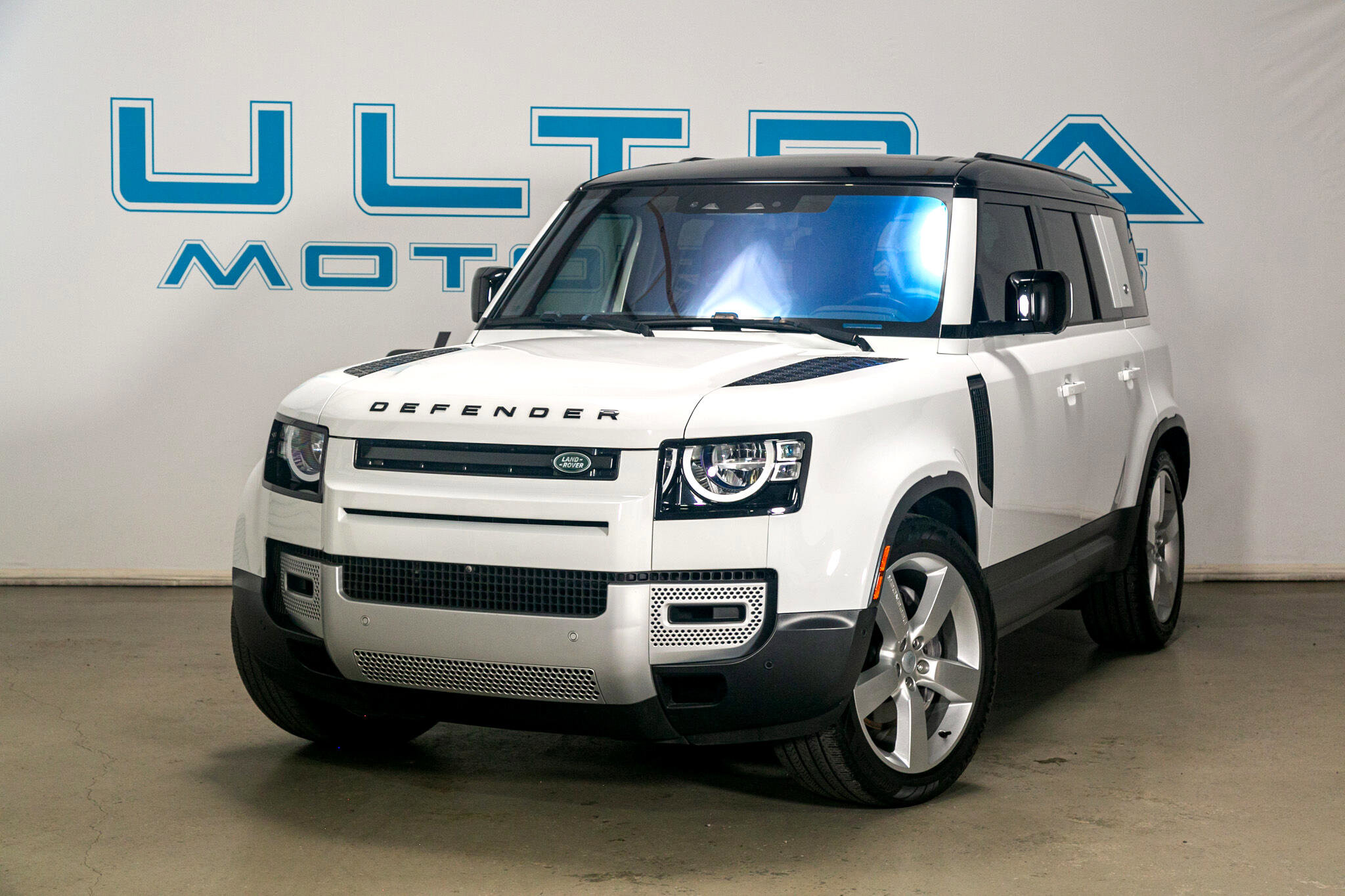 Used 2022 Land Rover Defender 110 S image 5