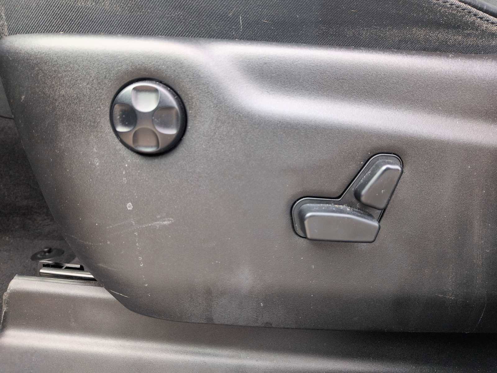 Used 2018 Jeep Grand Cherokee Limited image 15