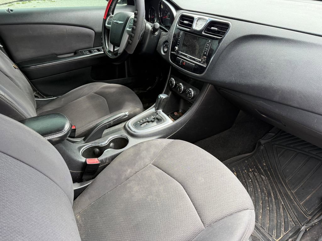 Used 2013 Chrysler 200 Touring FWD image 3