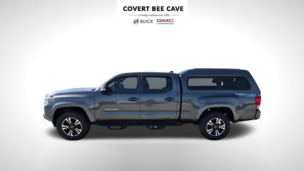 Used 2016 Toyota Tacoma TRD Sport image 5