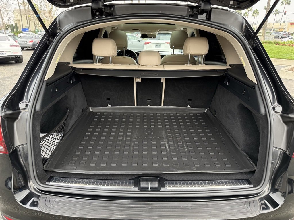 Used 2020 Mercedes-Benz GLC 300 4MATIC w/ Parking Assistance Package image 19