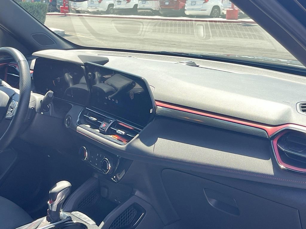 Used 2024 Chevrolet TrailBlazer RS w/ Driver Confidence Package image 28