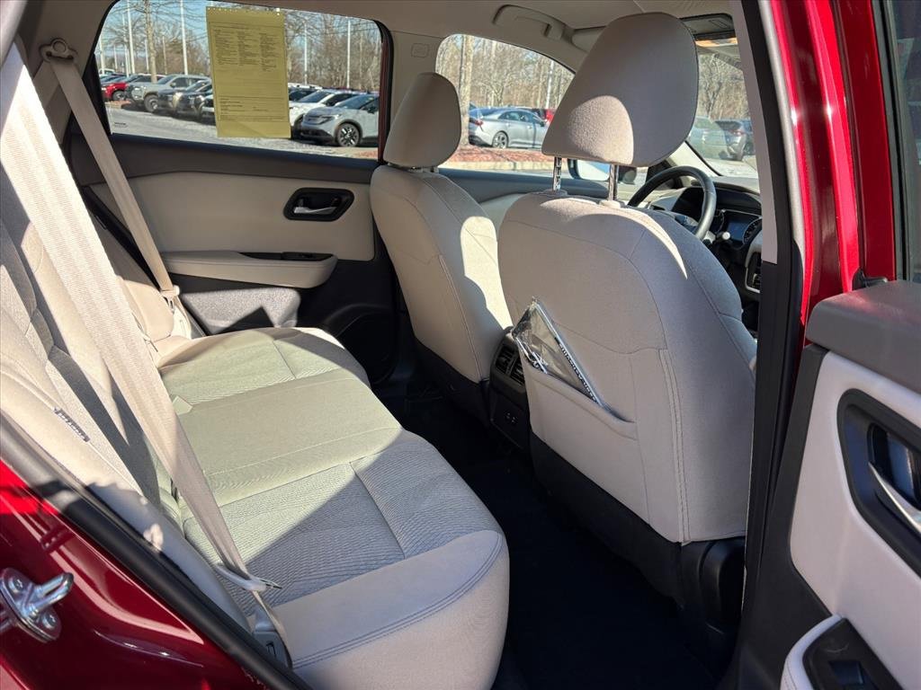 Used 2025 Nissan Rogue SV image 20