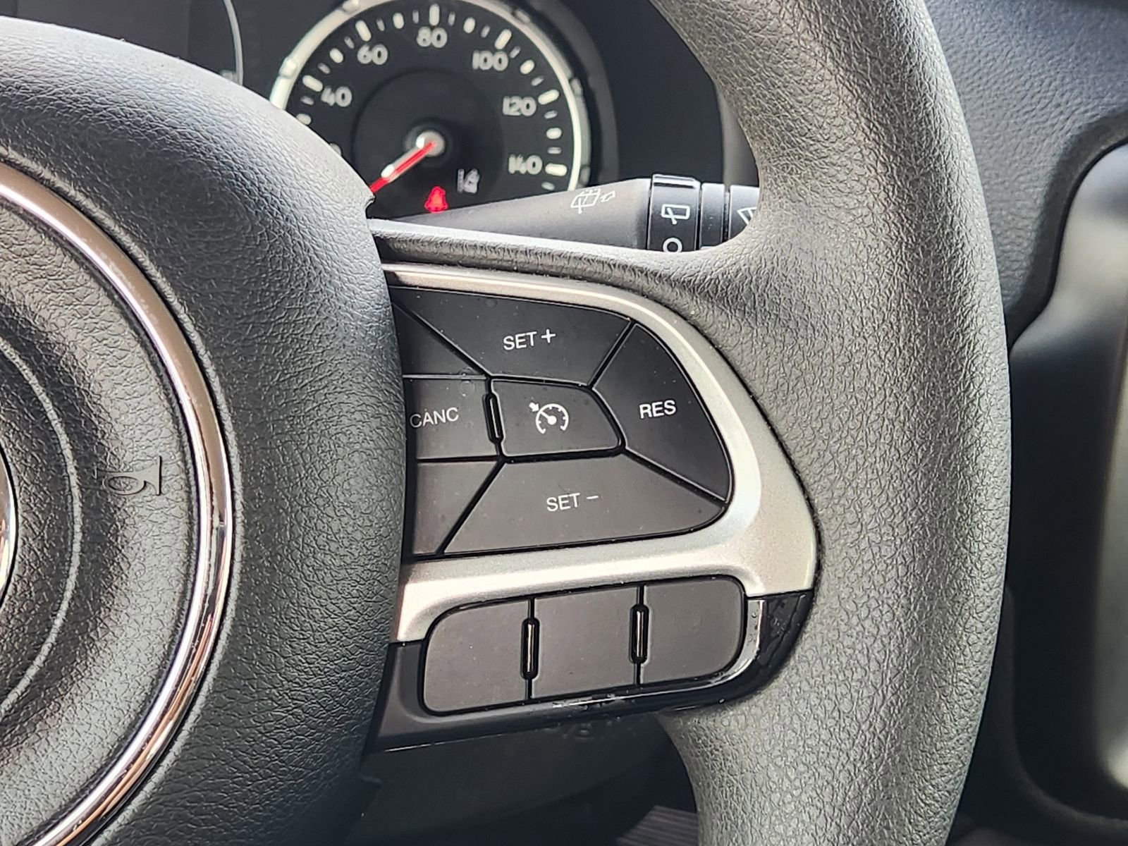 Used 2023 Jeep Renegade Latitude image 28