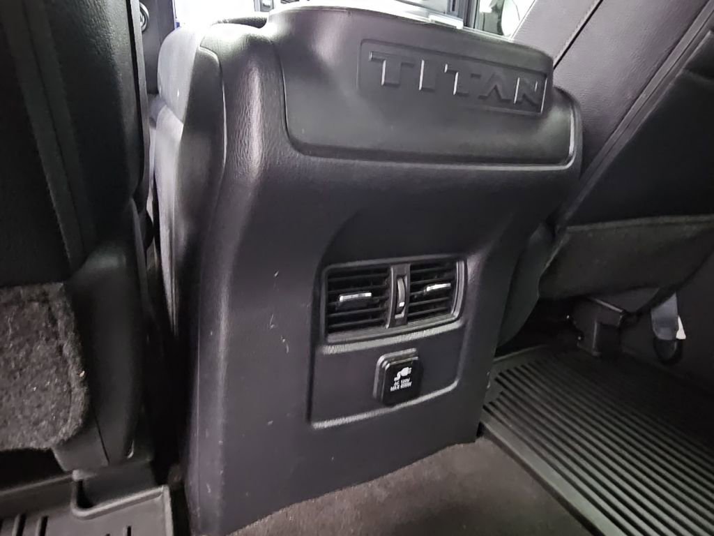 Used 2018 Nissan Titan SL w/ Midnight Edition image 33
