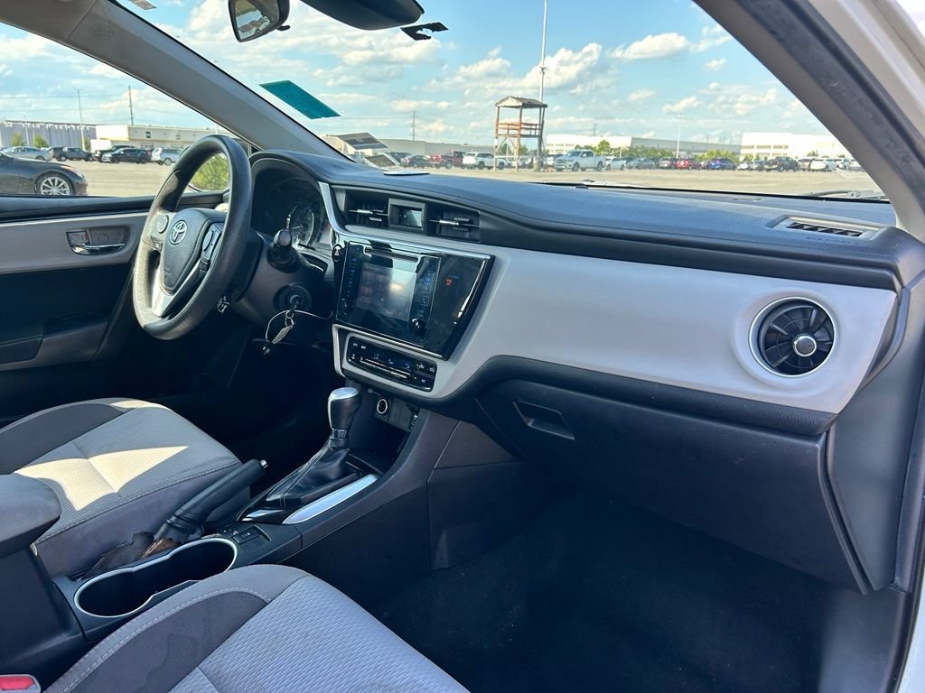 Used 2019 Toyota Corolla LE FWD image 5