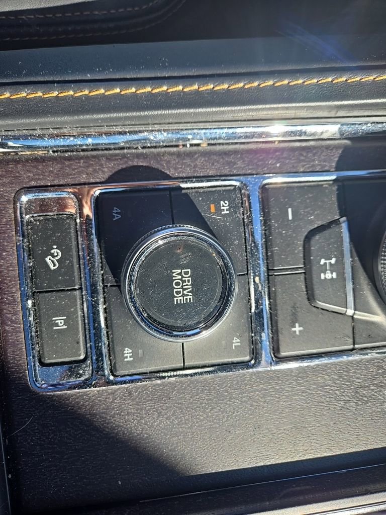 Used 2023 Ford Expedition Platinum image 6