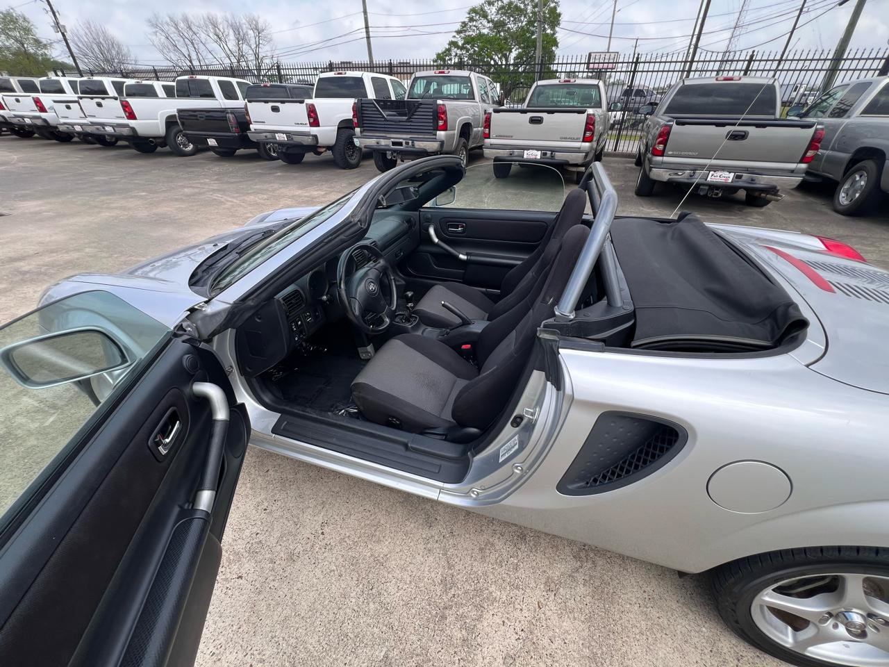 Used 2002 Toyota MR2 RWD image 65