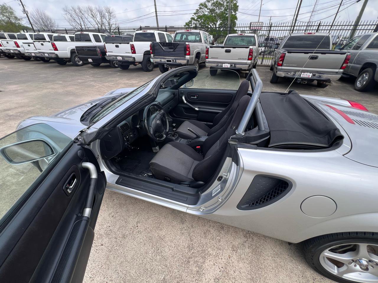 Used 2002 Toyota MR2 RWD image 65