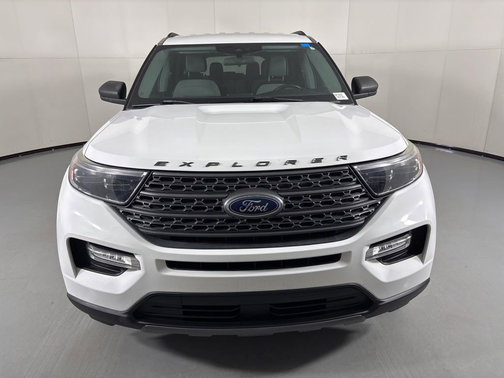 Used 2021 Ford Explorer XLT w/ Equipment Group 202A RWD image 4