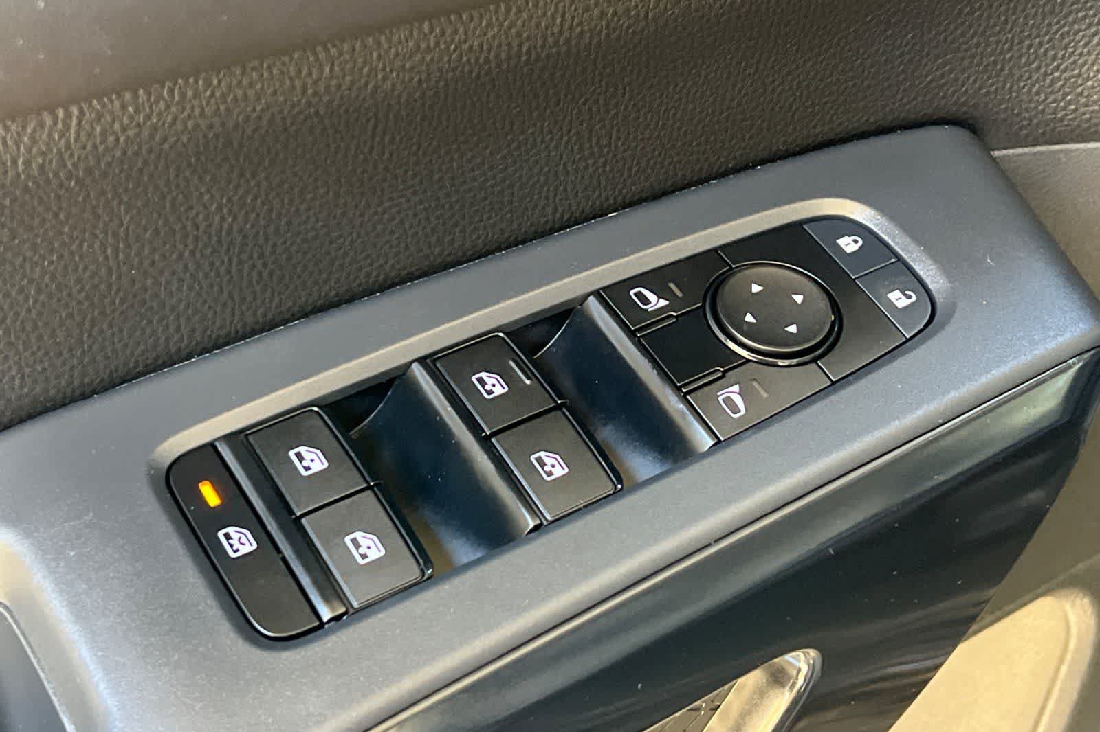Certified 2024 Nissan Pathfinder SV FWD image 14