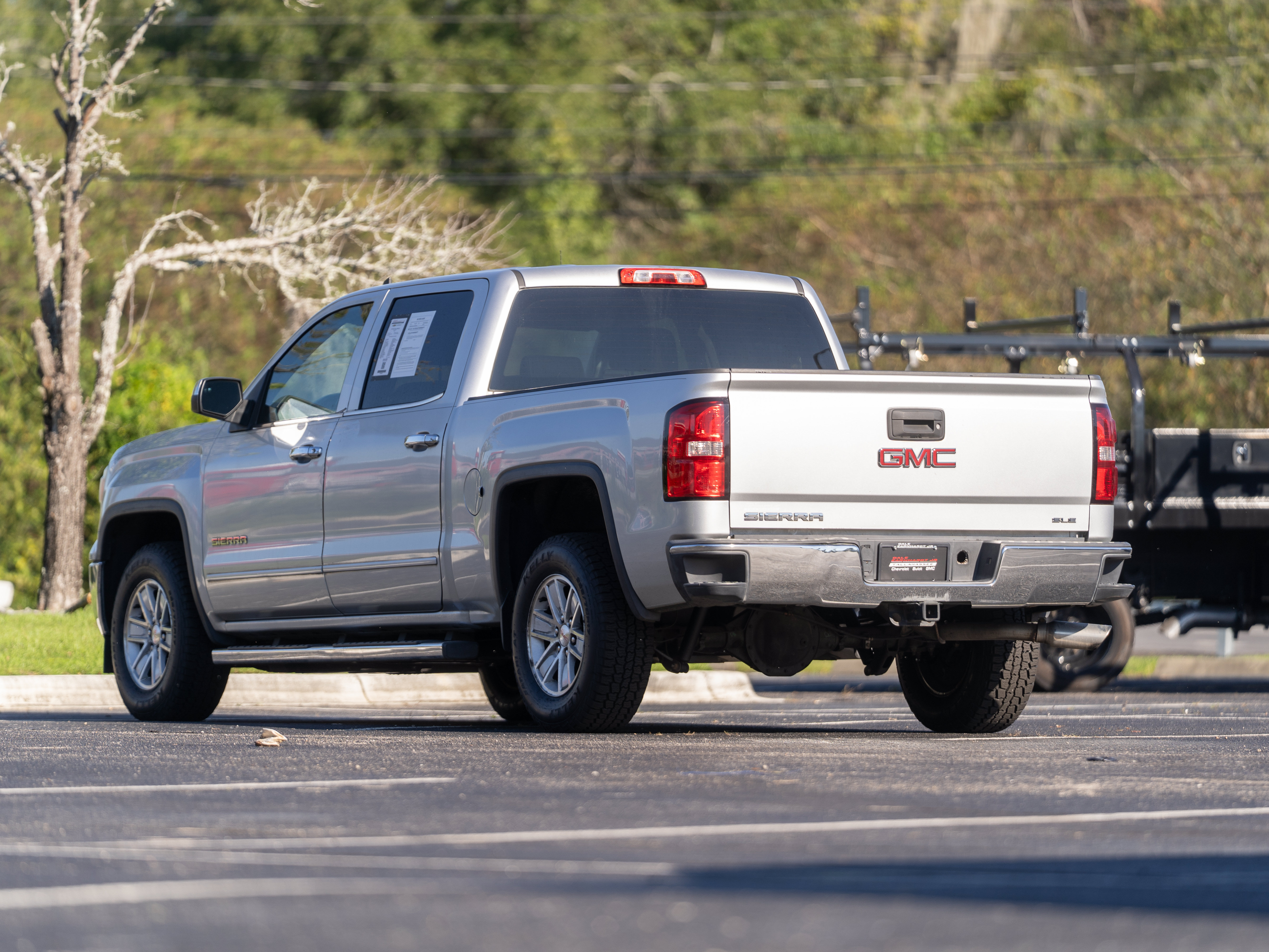 Used 2015 GMC Sierra 1500 SLE w/ SLE Value Package RWD image 3