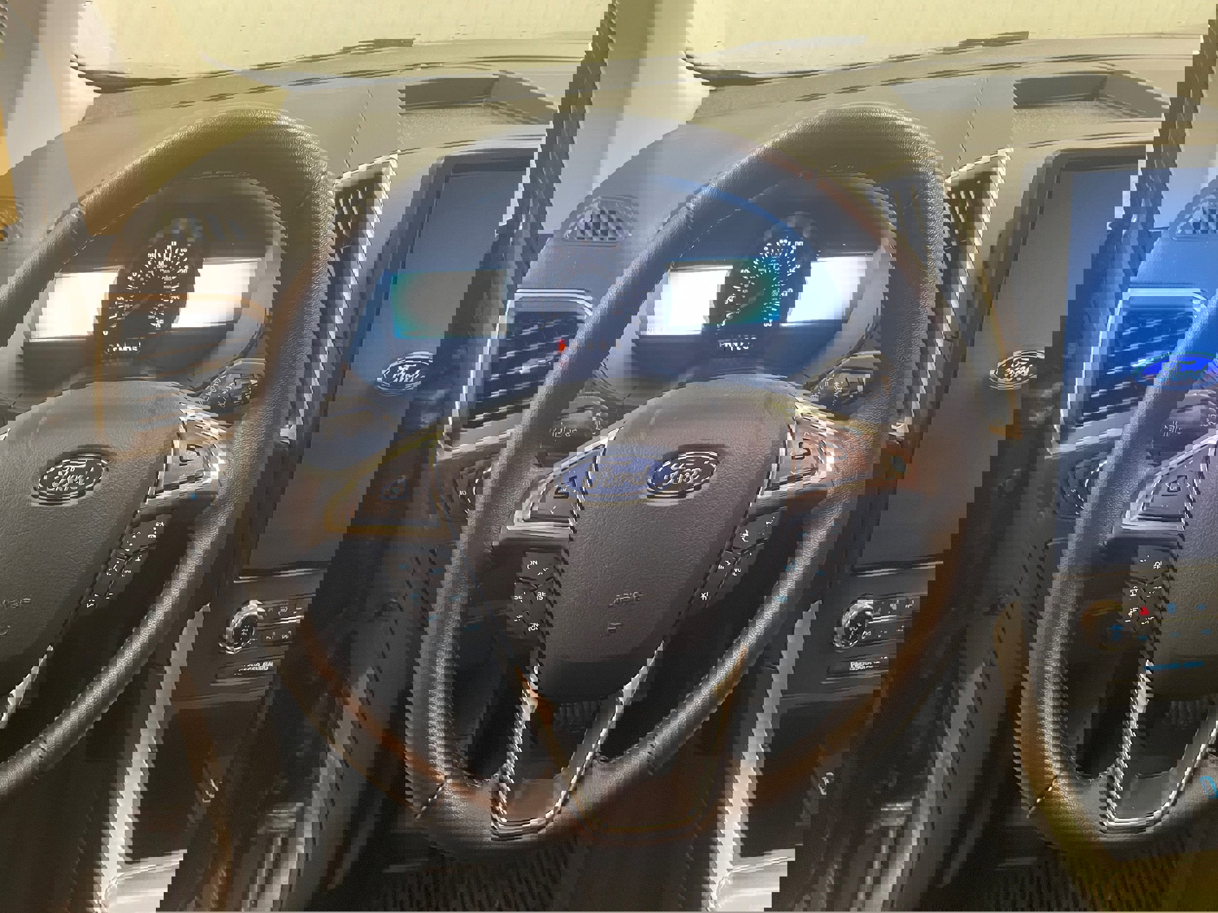 Used 2023 Ford Edge SEL w/ Convenience Package image 15