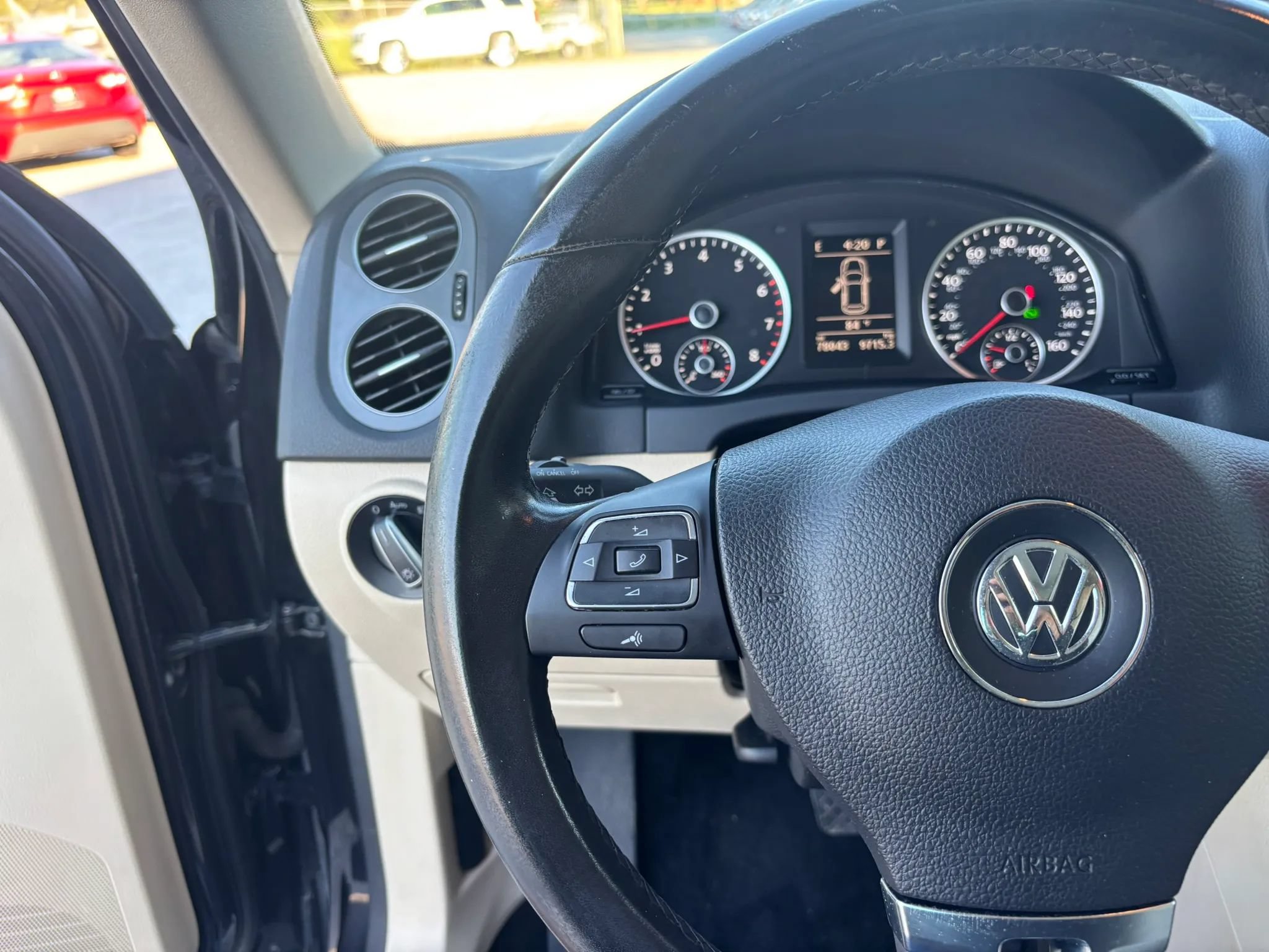 Used 2017 Volkswagen Tiguan Wolfsburg Edition AWD/4WD image 10