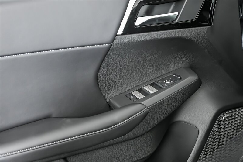New 2026 Mitsubishi Outlander LE FWD image 37