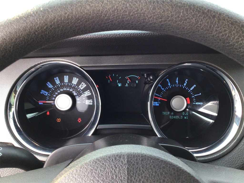 Used 2012 Ford Mustang Convertible image 16