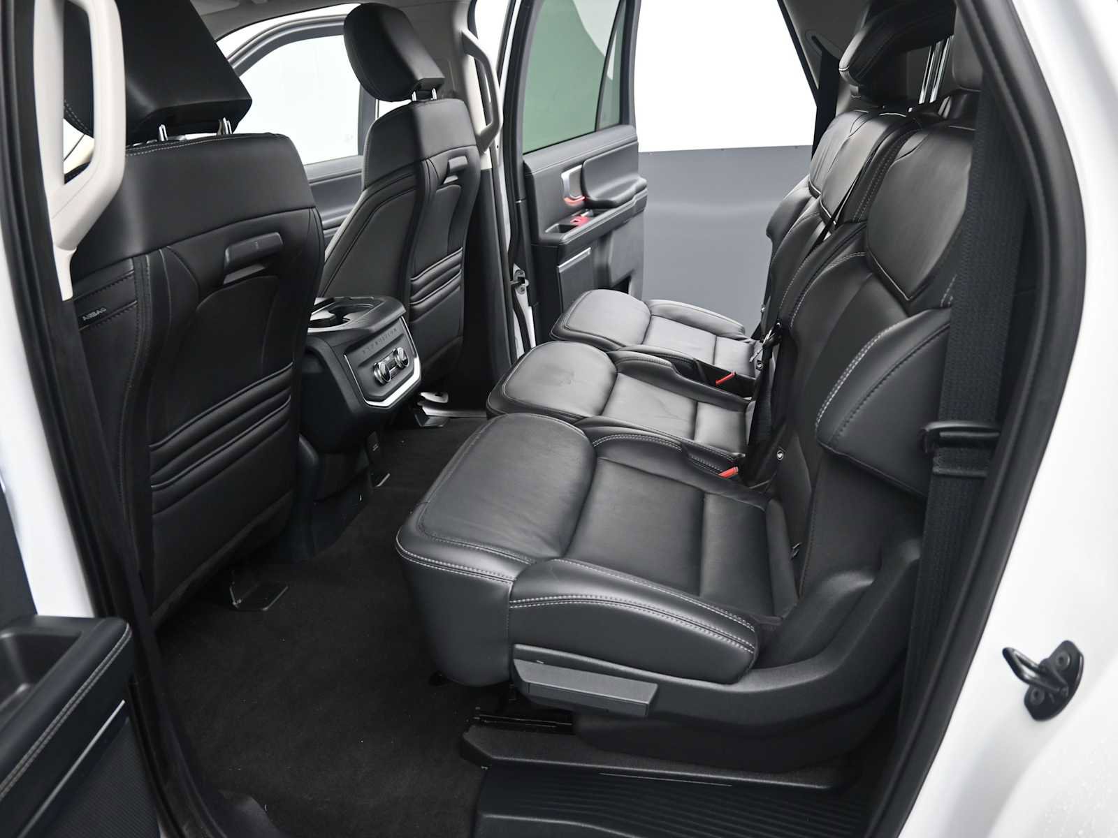 Used 2025 Ford Expedition Max Platinum AWD/4WD image 13