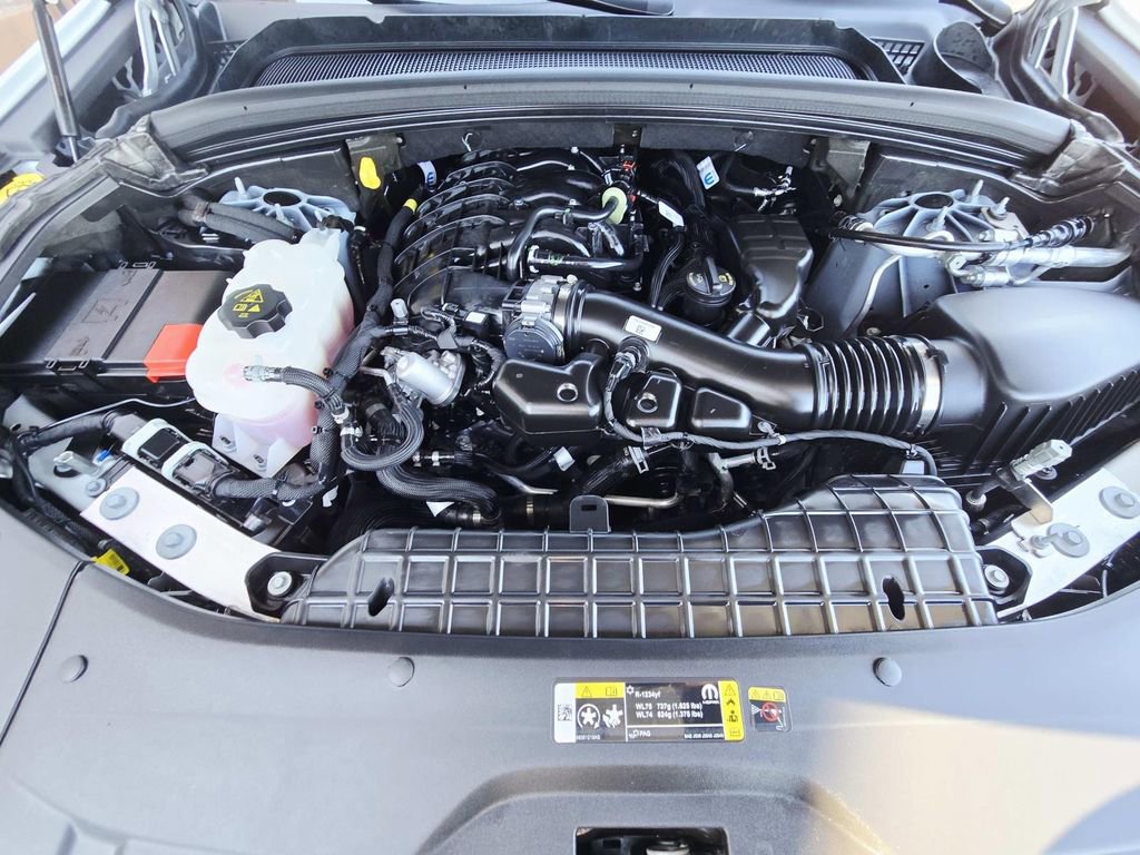 Used 2025 Jeep Grand Cherokee Limited image 17