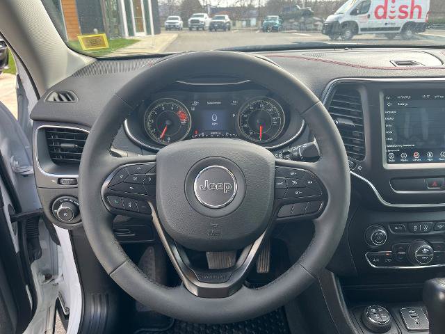 Used 2022 Jeep Cherokee Trailhawk w/ Comfort/Convenience Group image 11