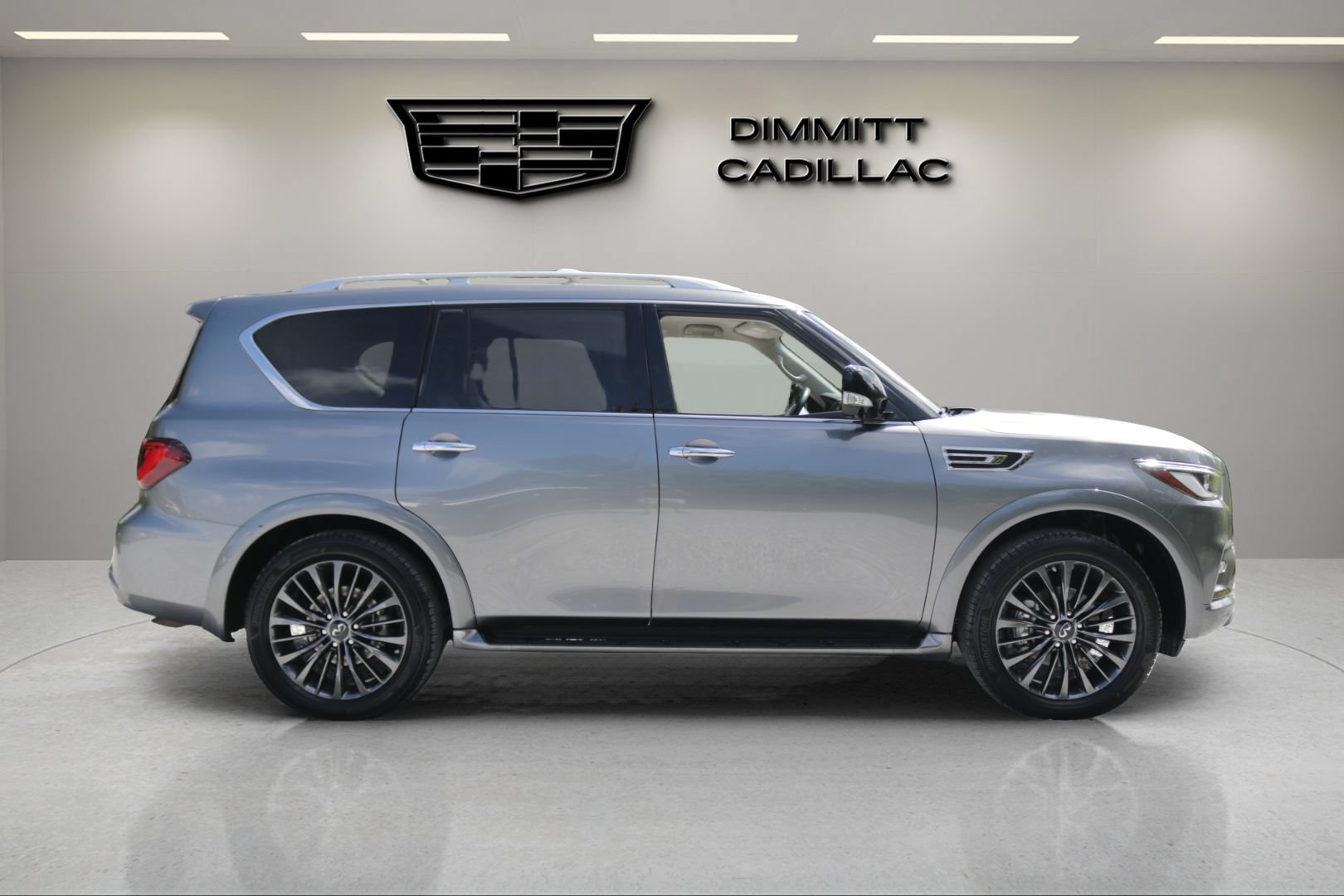 Used 2021 INFINITI QX80 Premium Select w/ Cargo Package RWD image 4