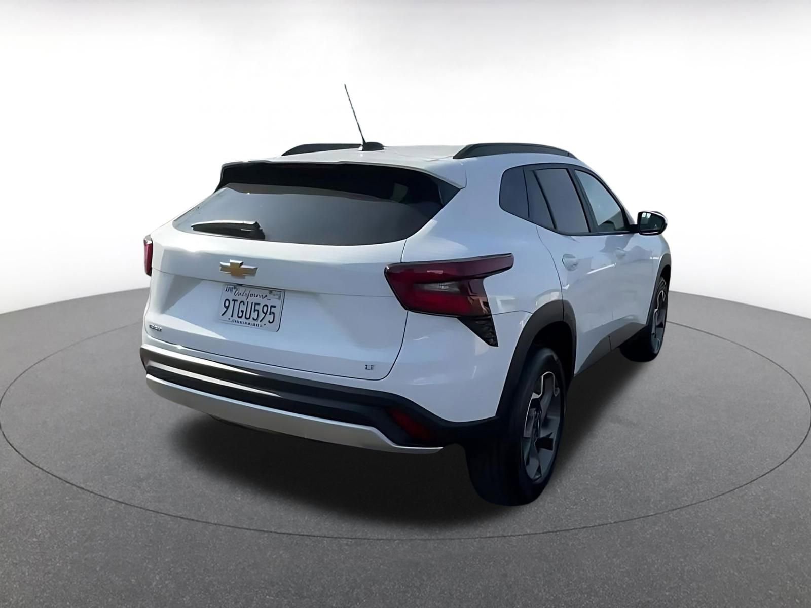 Used 2025 Chevrolet Trax LT w/ LT Convenience Package image 14