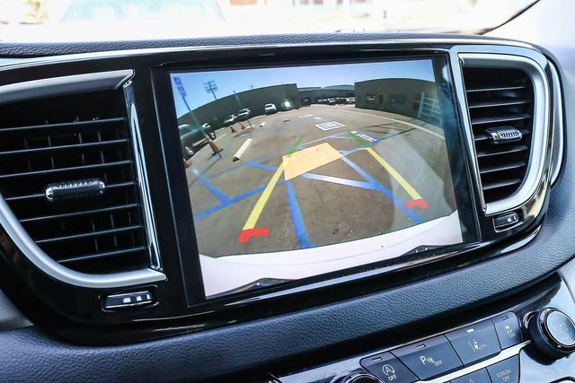 Used 2023 Chrysler Pacifica Touring-L FWD image 27